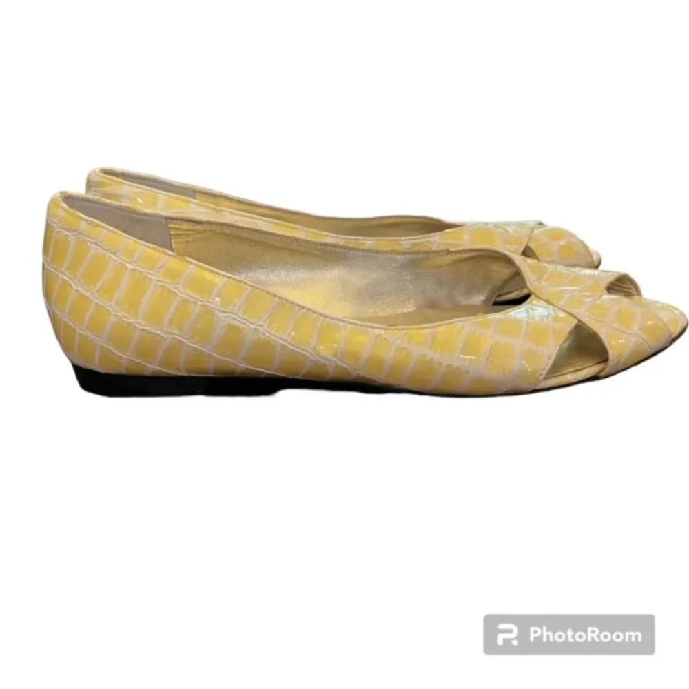 Andrea Carrano Women's Croc Textured flats Yellow Size 8.5‎